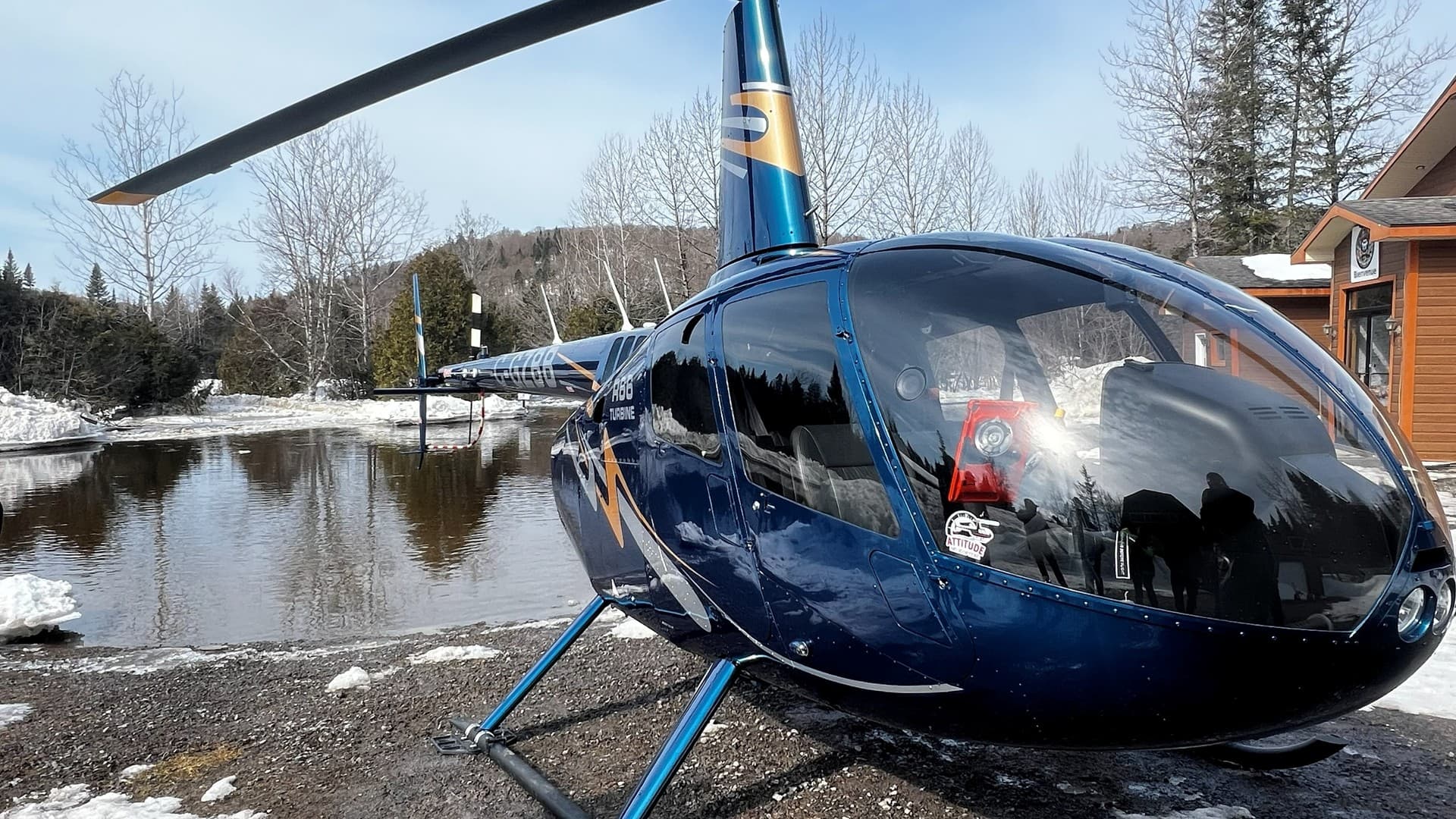 Hélicoptère en ravitaillement à Stoneham